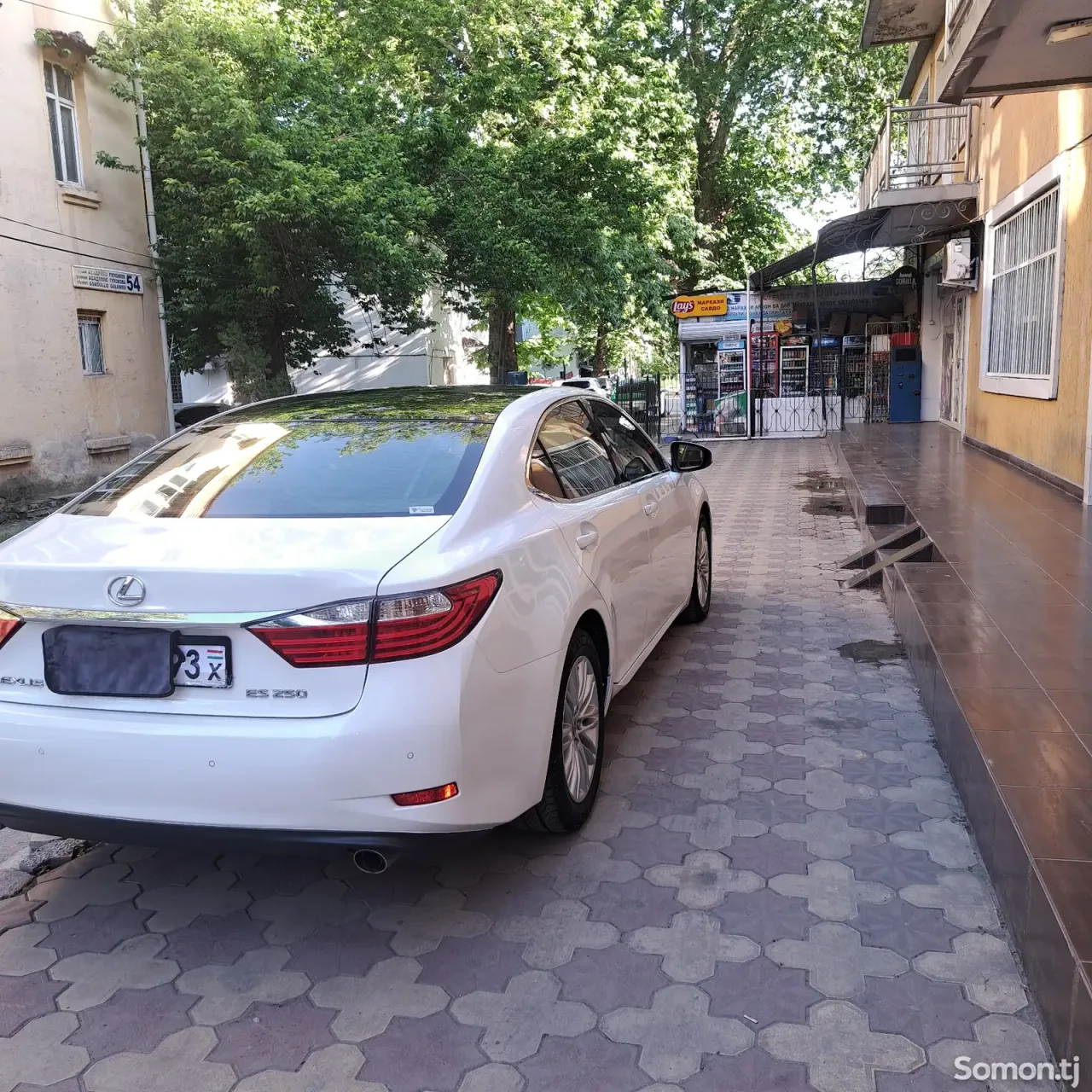 Lexus ES series 2015 · 2.5 AT