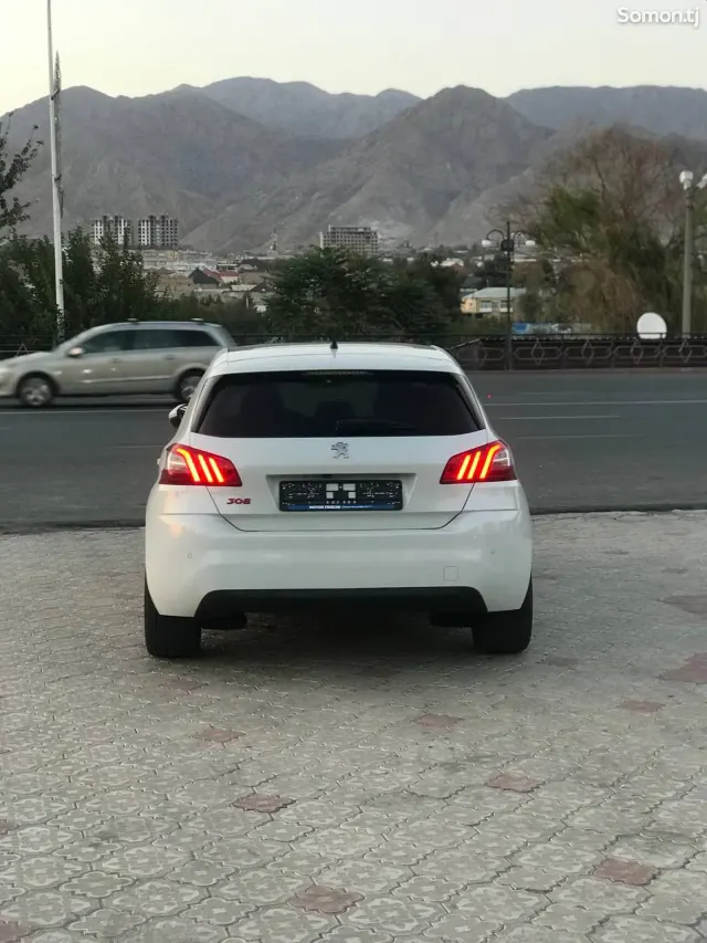 Peugeot 308 2015 · 1.6 AT