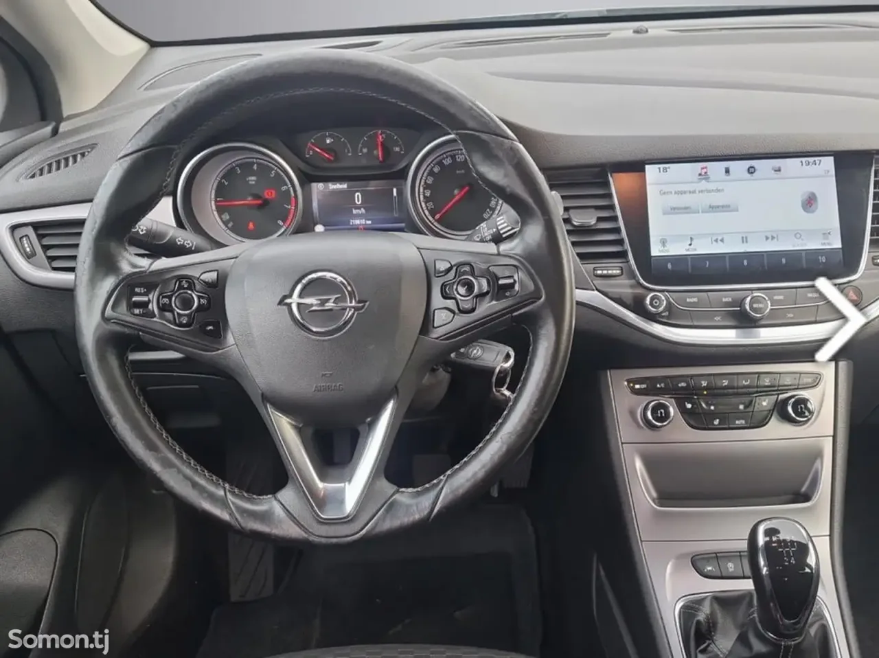 Opel Astra K 2016 · 1.0 MT
