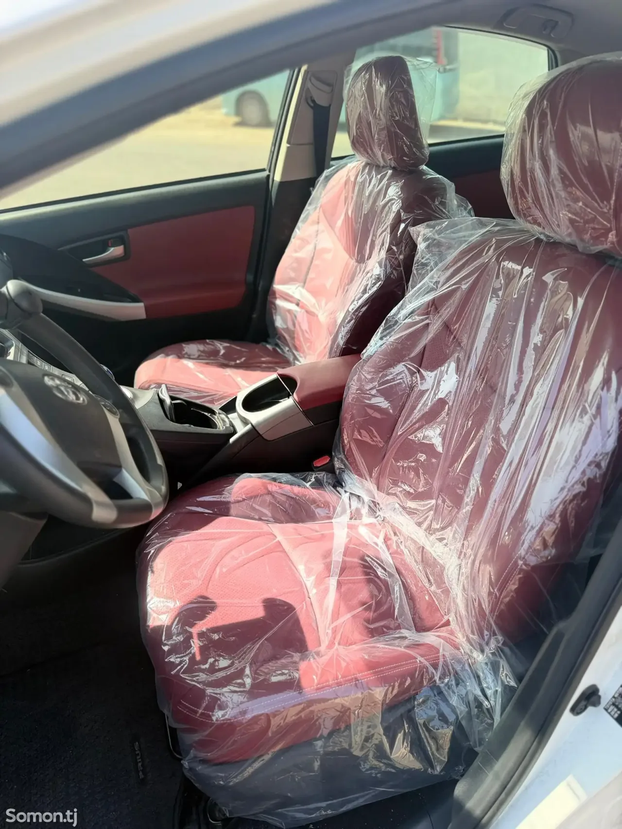 Toyota Prius 2015 · 1.8 AT