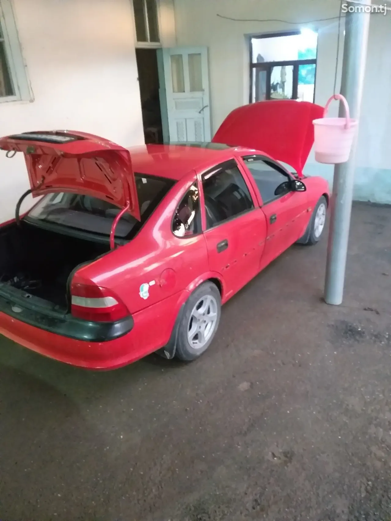 Opel Vectra B 1996 · 1.6 MT