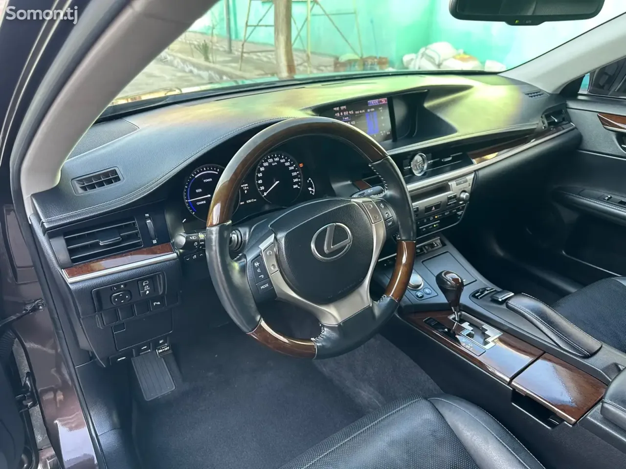 Lexus ES series 2015 · 2.5 AT