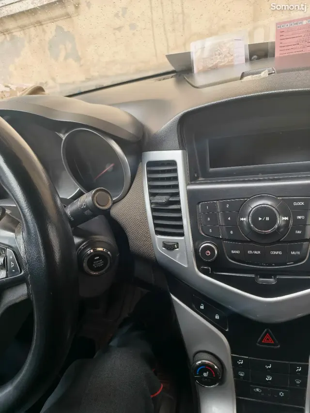 Chevrolet Cruze 2009 · 1.8 MT