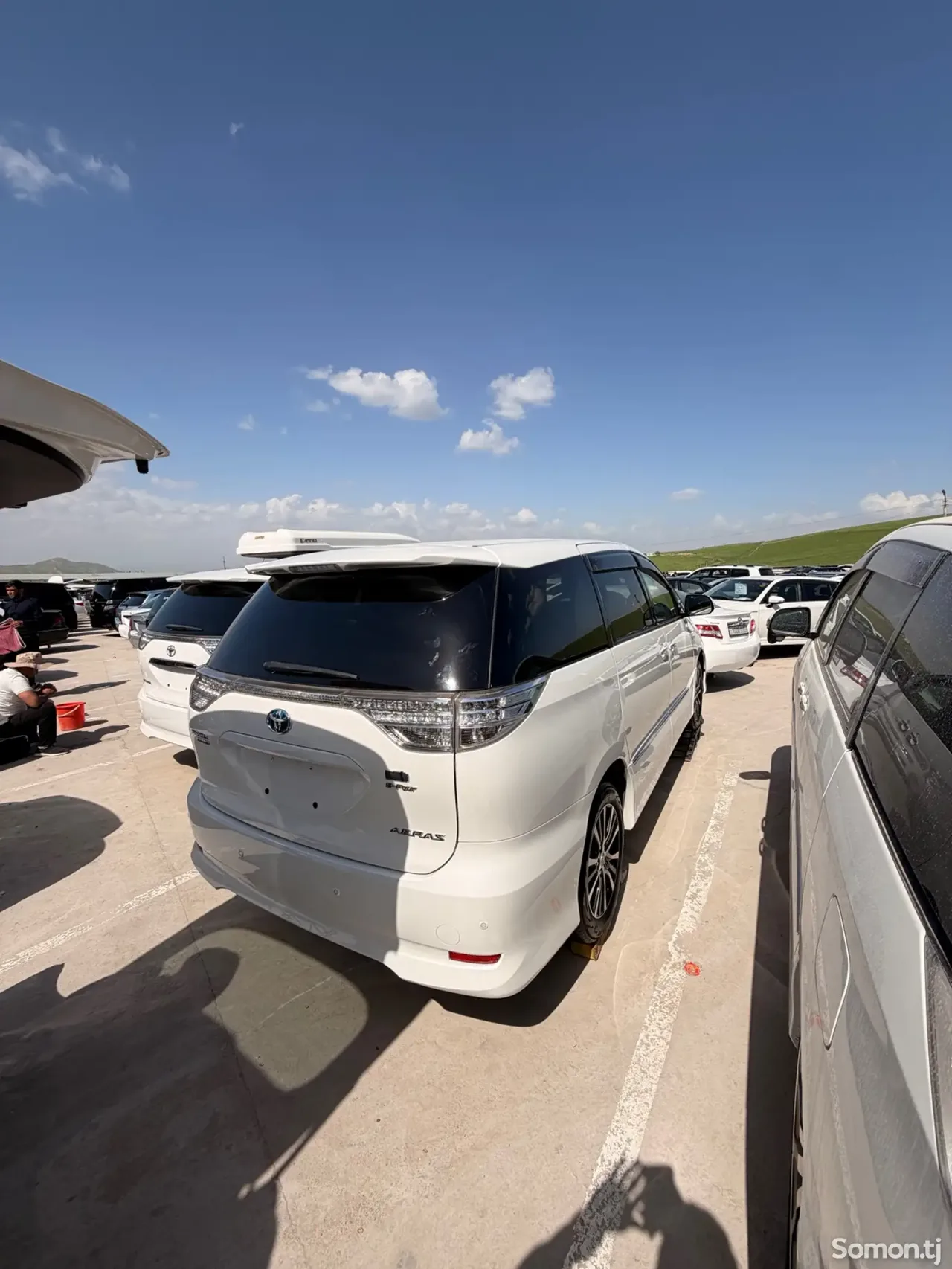 Toyota Estima 2014 · 2.4 AT