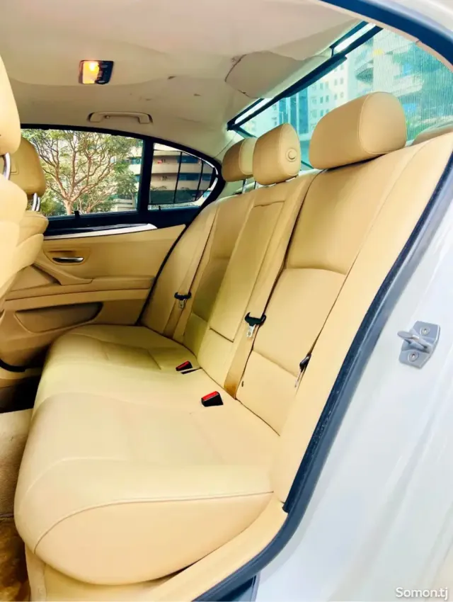 BMW 5 series 2015 · 2.0 AT