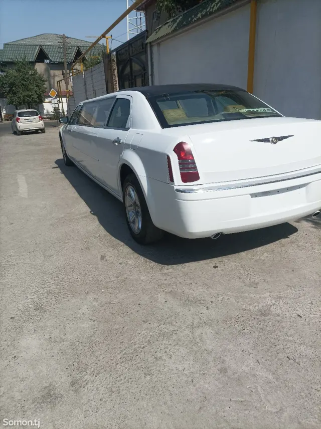 Chrysler 300C 2005 · 5.7 AT