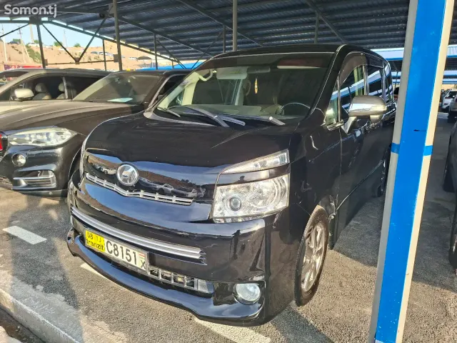 Toyota Voxy 2009 · 2.0 AT