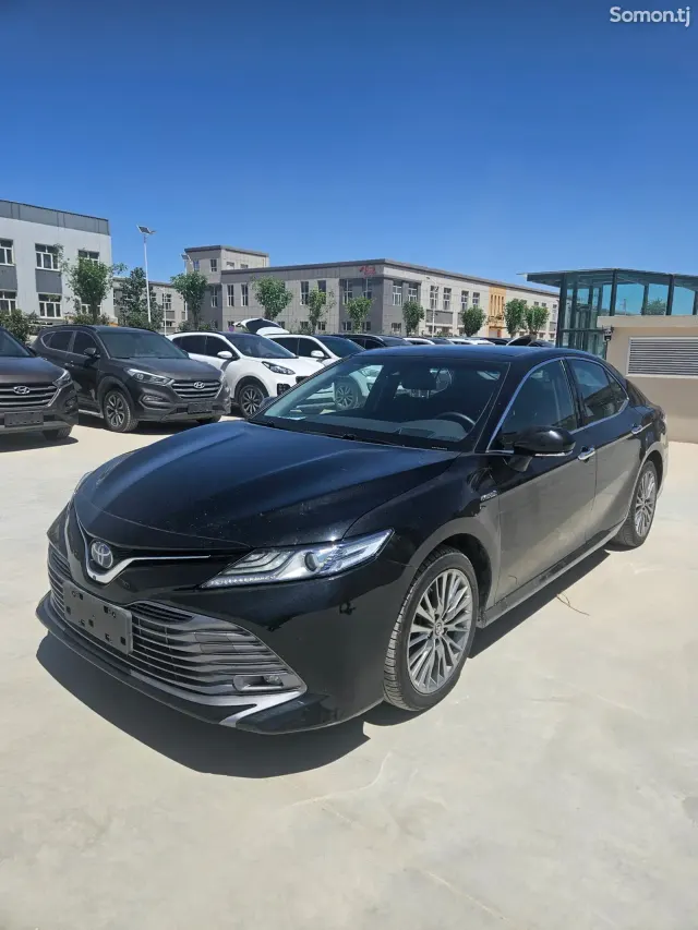 Toyota Camry 2018 · 2.5 AT
