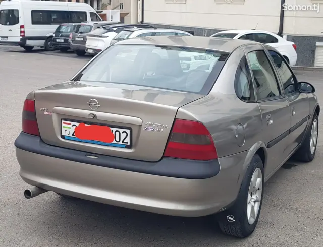 Opel Vectra B 1996 · 1.6 MT