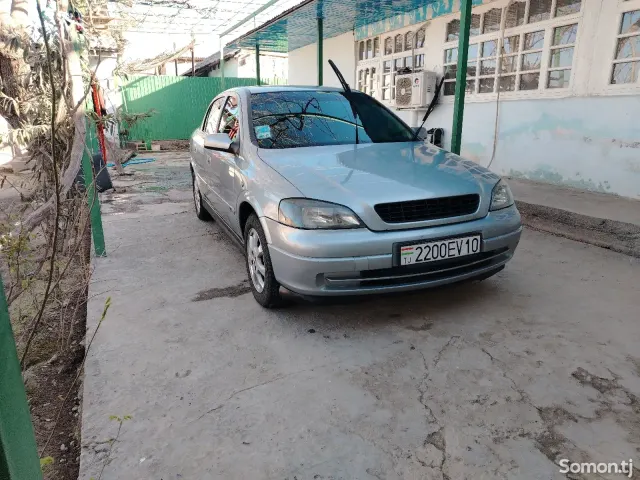 Opel Astra G 2001 · 1.6 MT