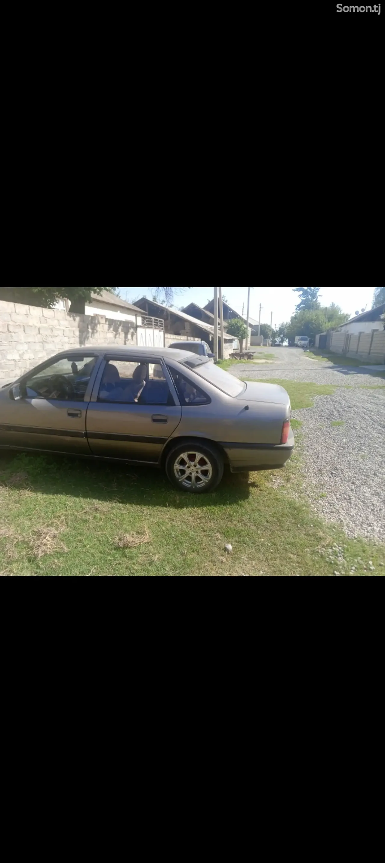 Opel Vectra A 1990 · 1.6 MT