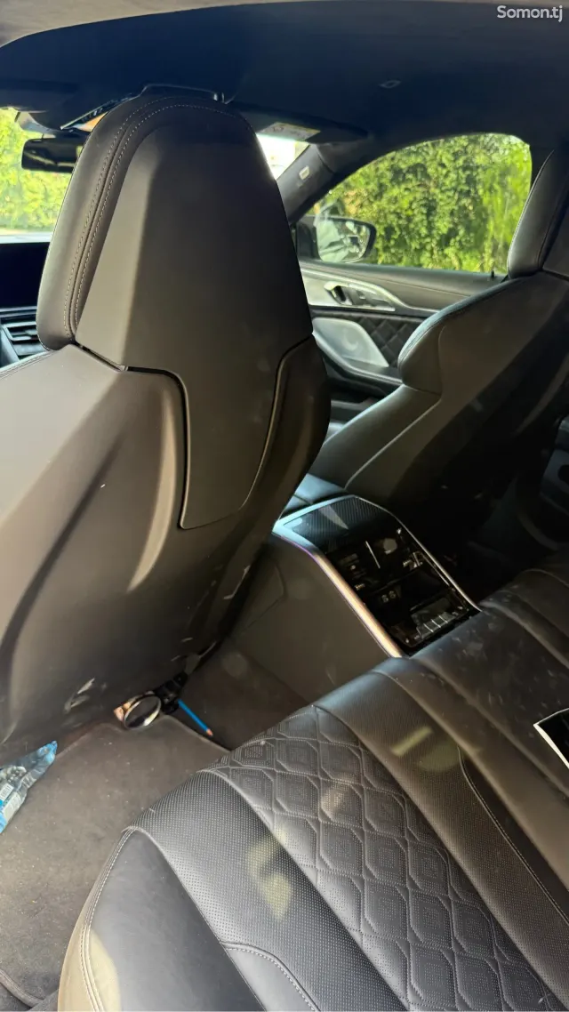 BMW M8 2024 · 4.4 AT