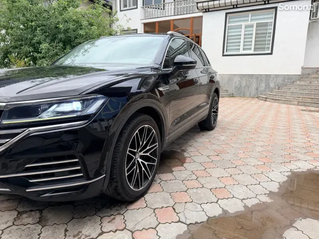 Volkswagen Touareg 2019 · 3.0 AT