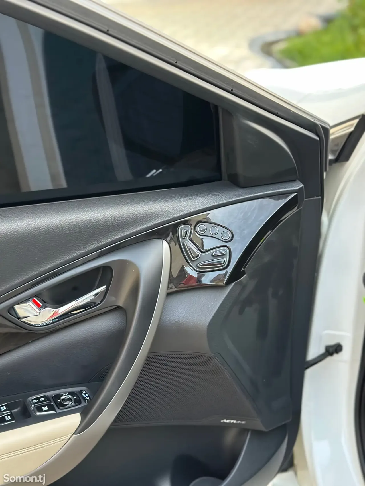 Hyundai Grandeur 2015 · 2.4 AT