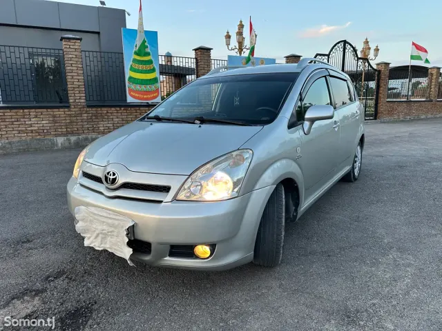 Toyota Corolla Verso 2007 · 2.2 MT