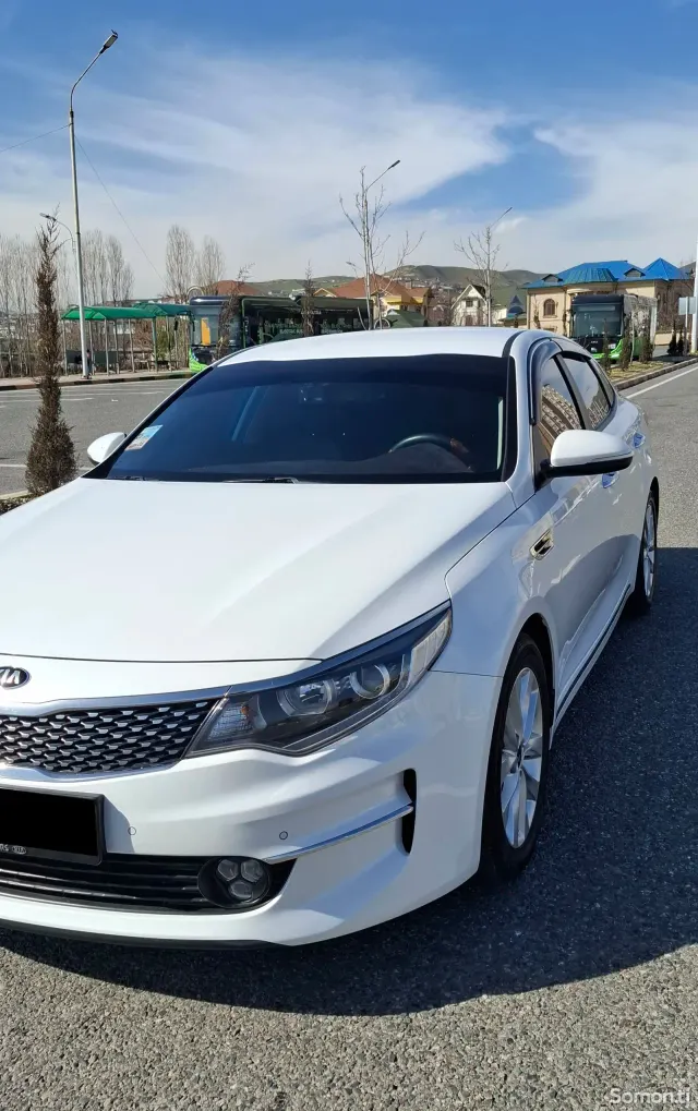 Kia K5 2016 · 2.0 AT