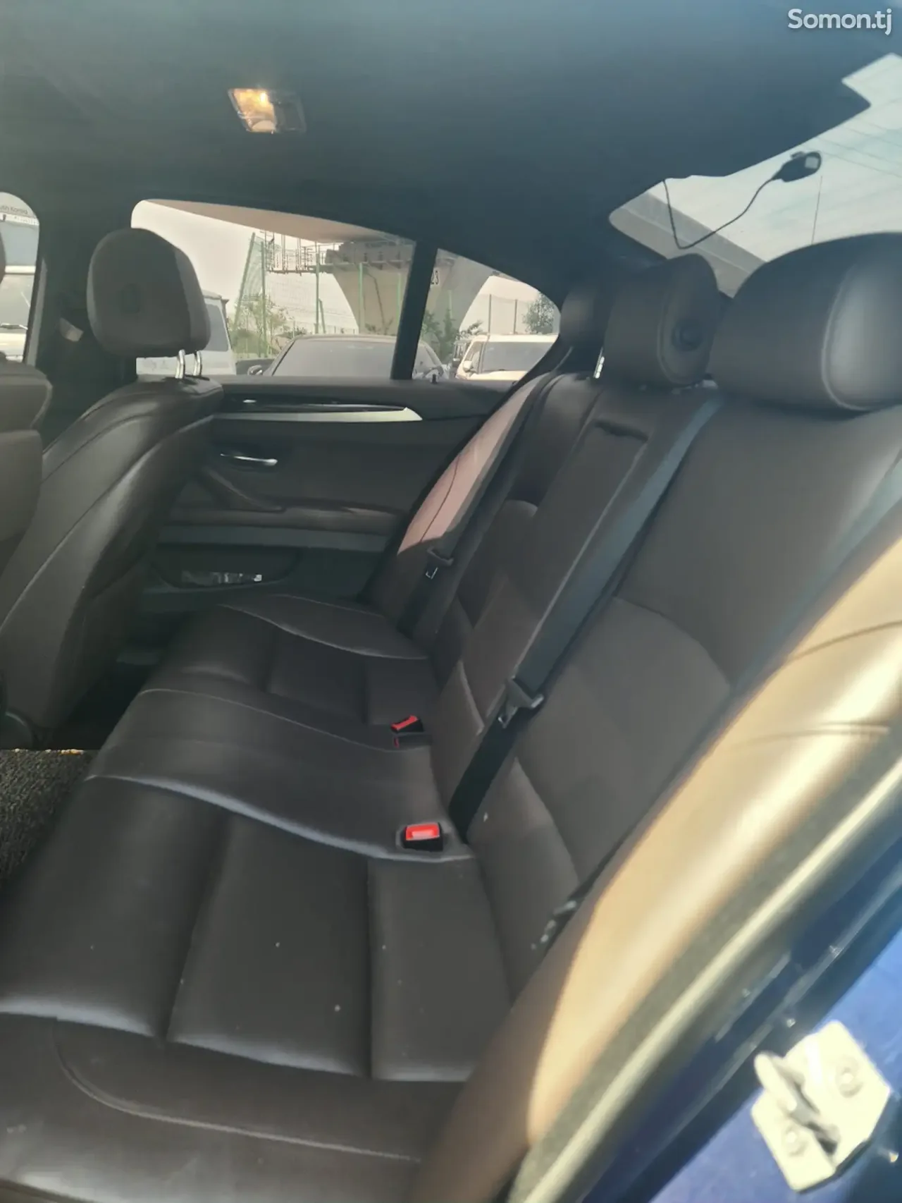 BMW 3 series 2016 · 2.0 AT