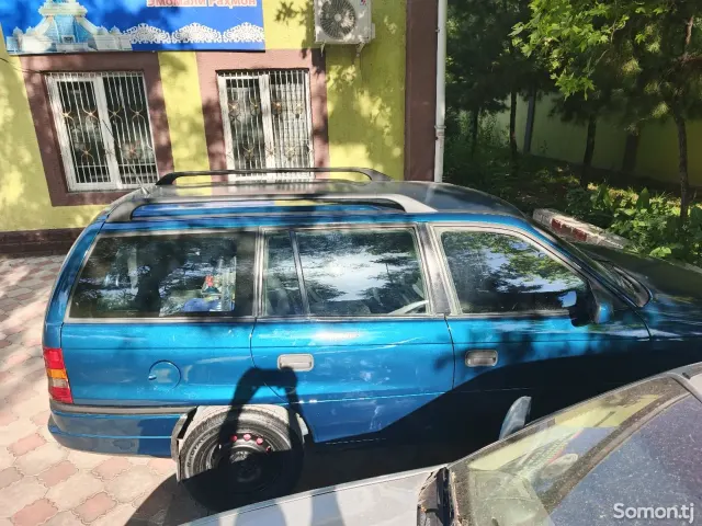 Opel Astra F 1996 · 1.6 MT