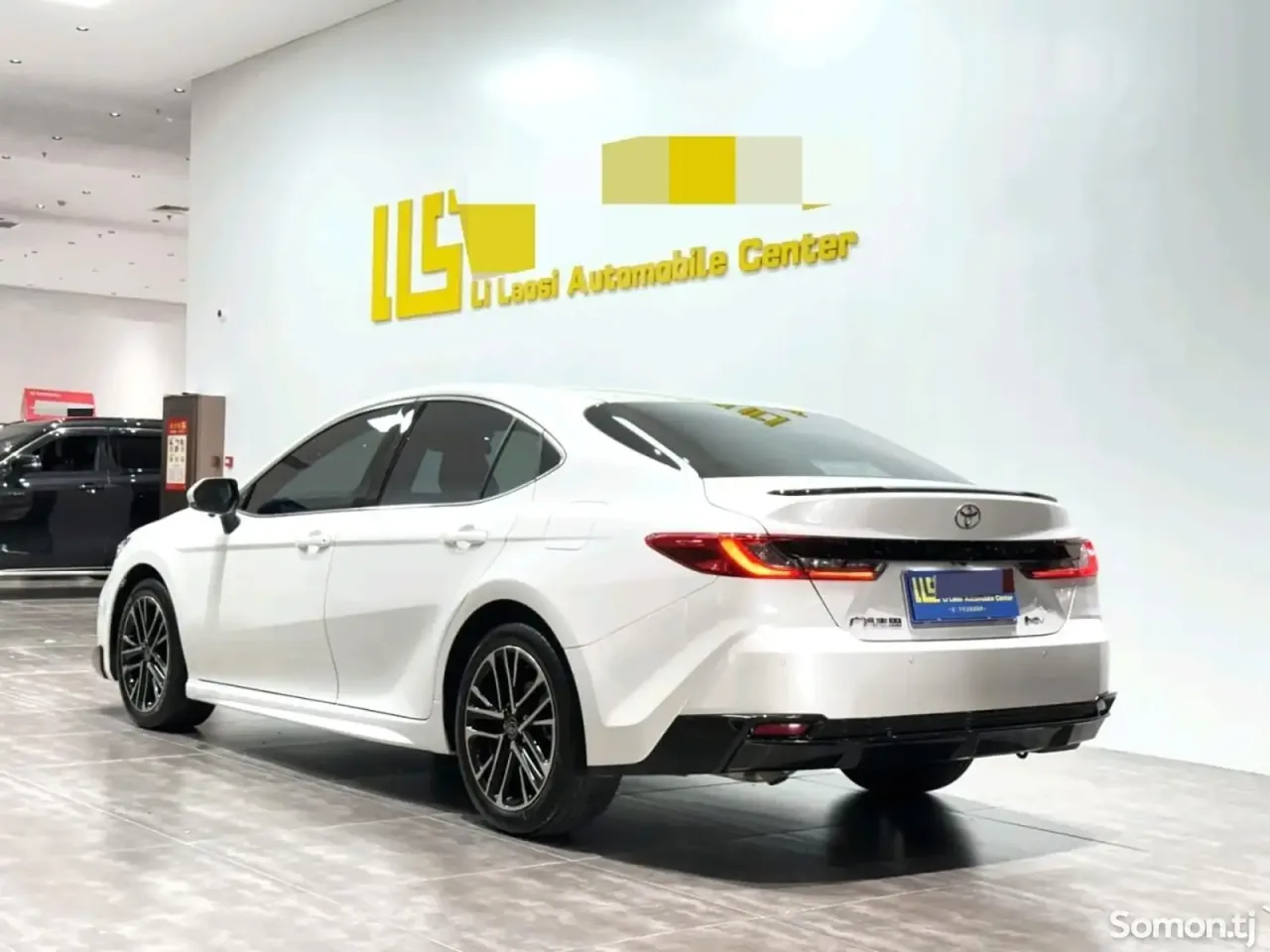 Toyota Camry 2025 · 2.0 AT