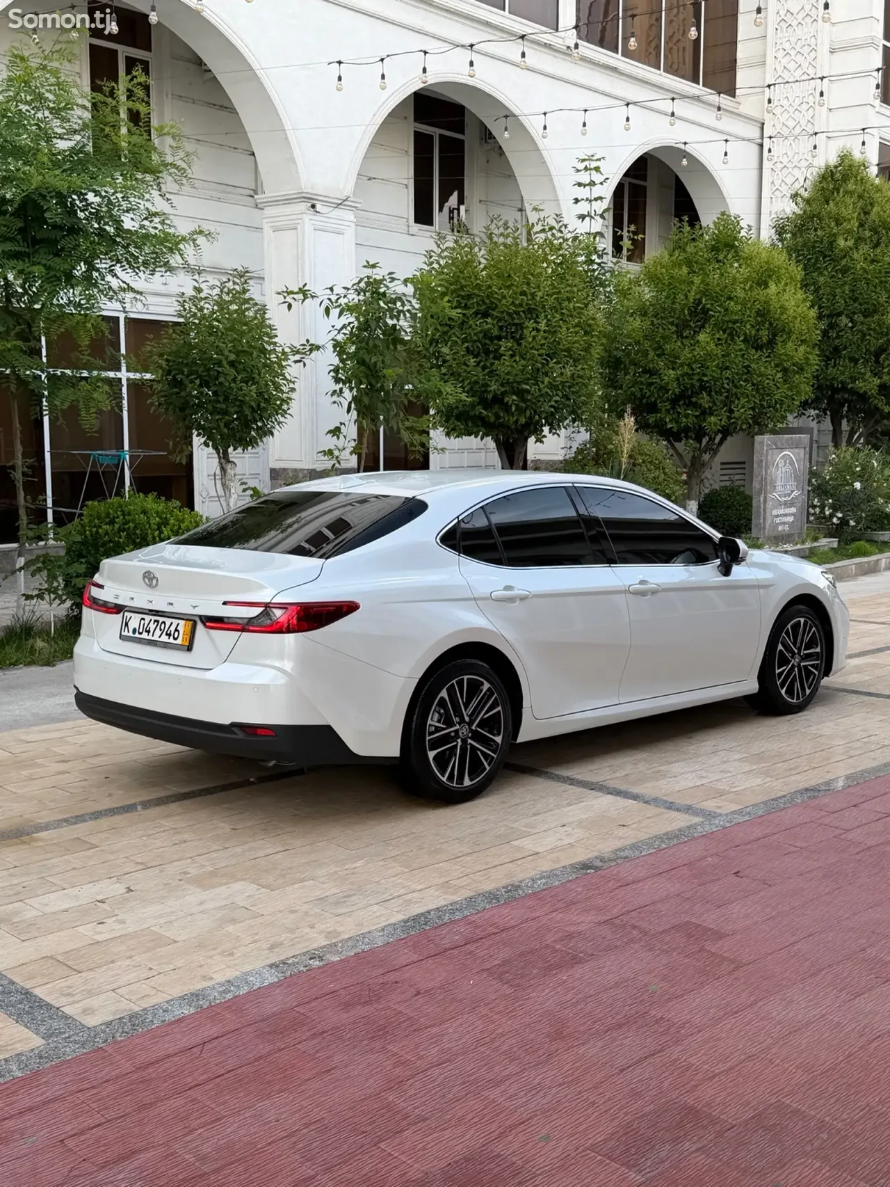 Toyota Camry 2025 · 2.5 AT