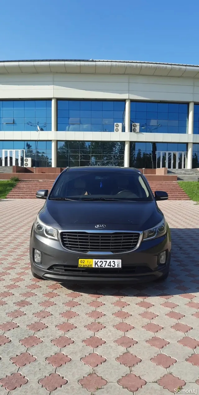 Kia Carnival 2015 · 2.2 AT