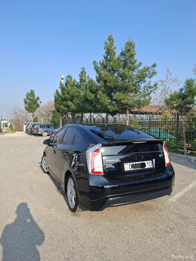 Toyota Prius 2014 · 1.8 AT