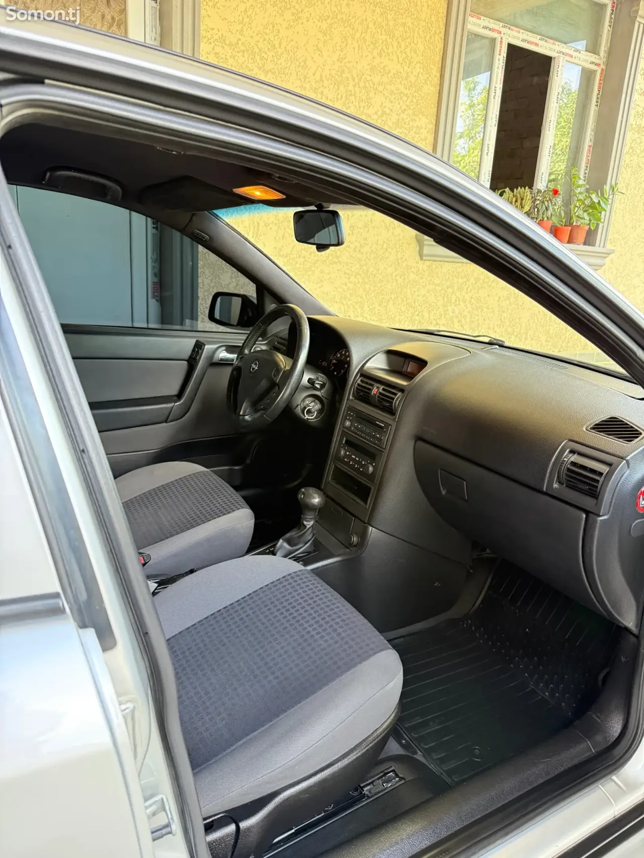 Opel Astra G 2004 · 1.6 AT