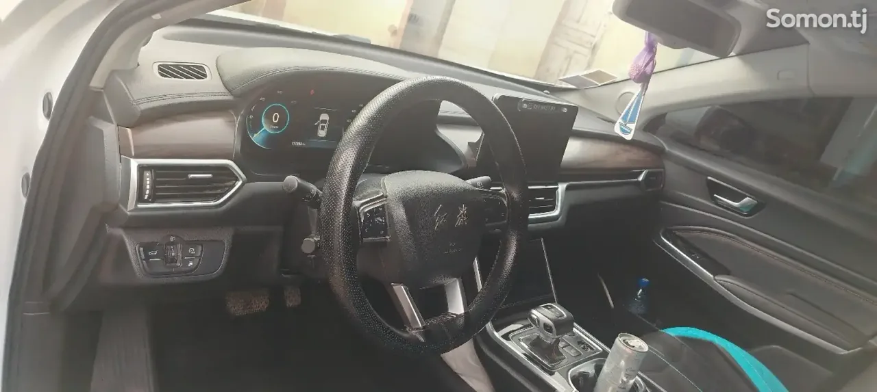 Hongqi HS3 2020 · AT