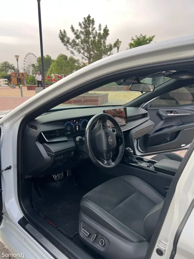 Toyota Camry 2025 · 2.0 AT