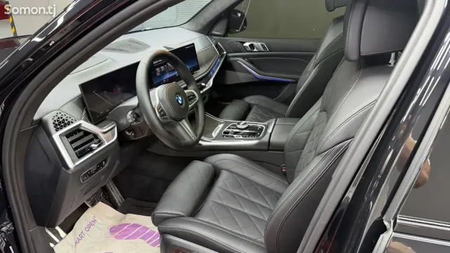 BMW X7 2023 · 4.0 AT