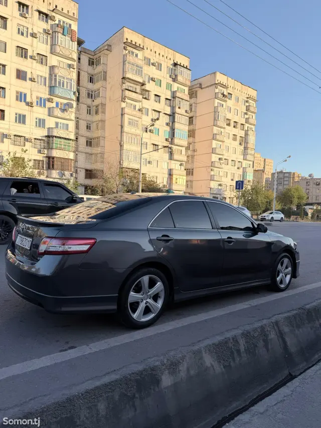 Toyota Camry 2010 · 2.5 AT