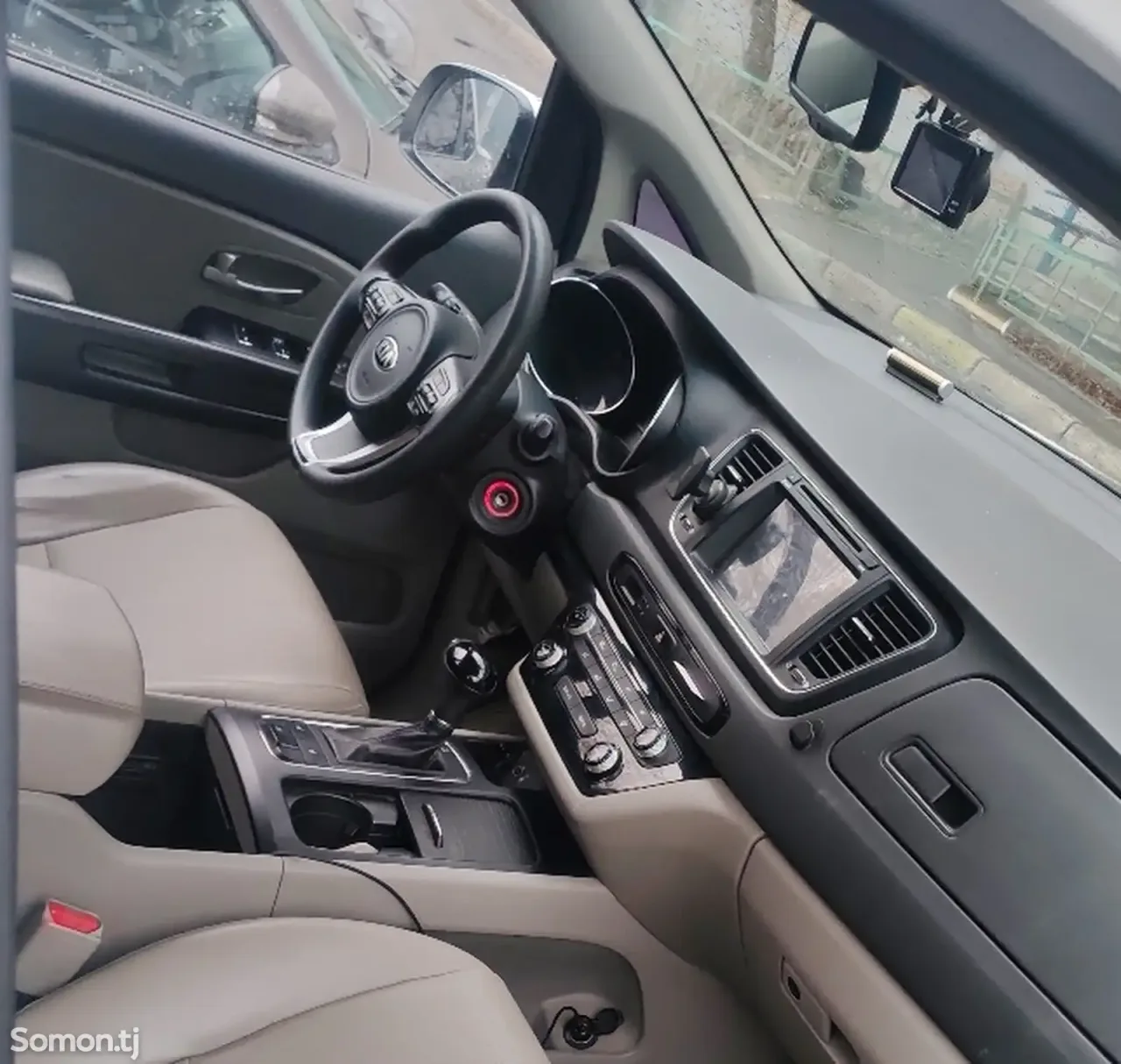 Kia Carnival 2016 · 2.2 AT