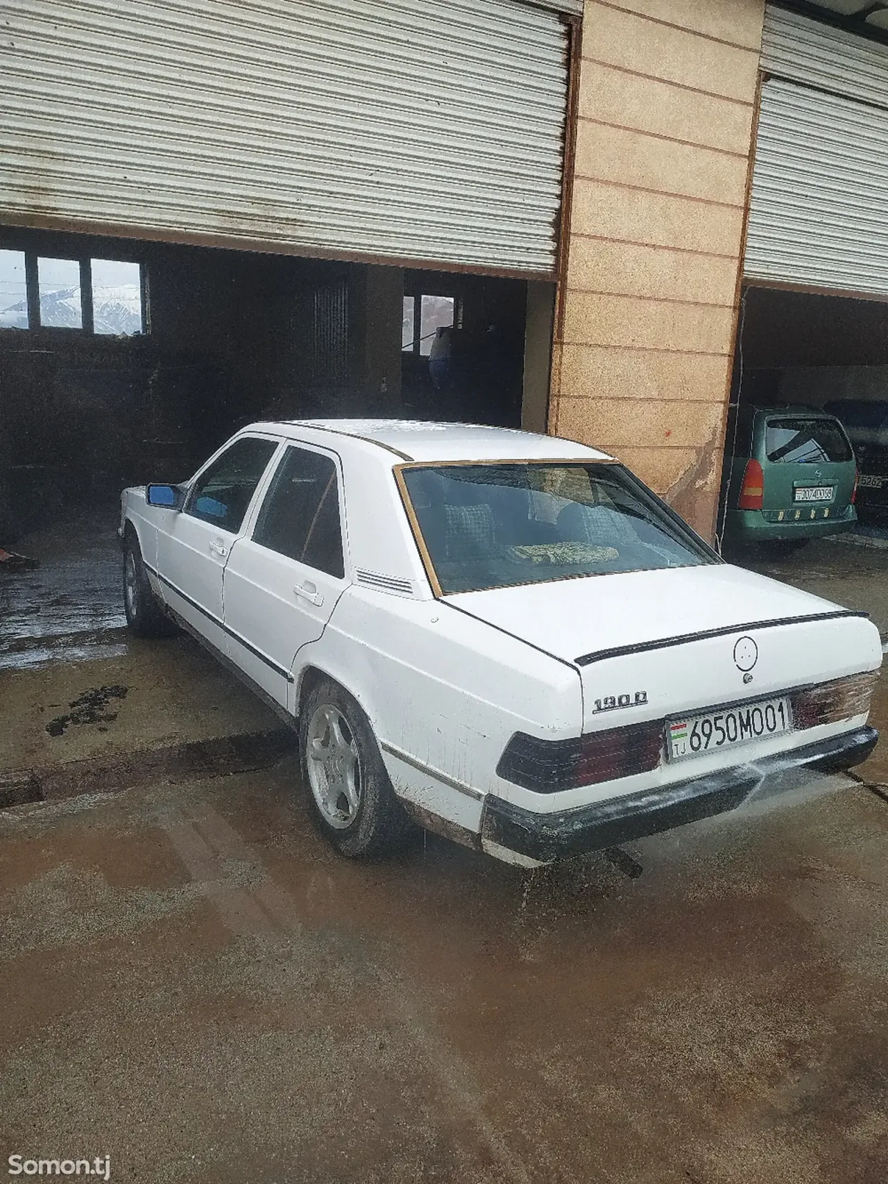 Mercedes-Benz W124 1987 · 2.0 MT
