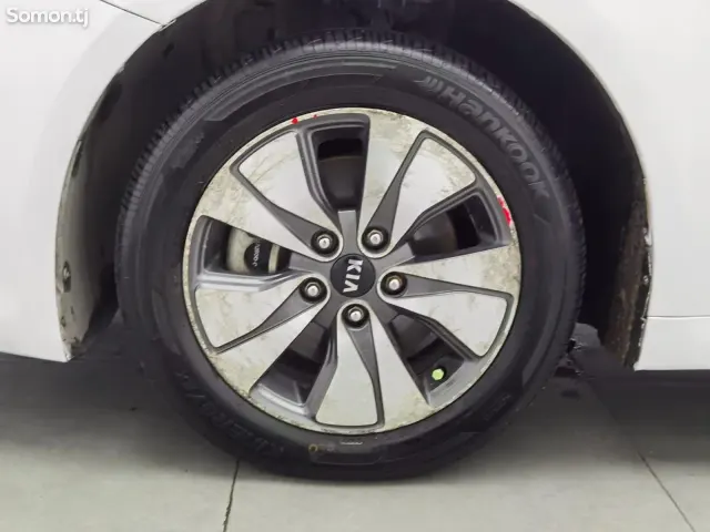 Kia K5 2017 · 2.0 AT