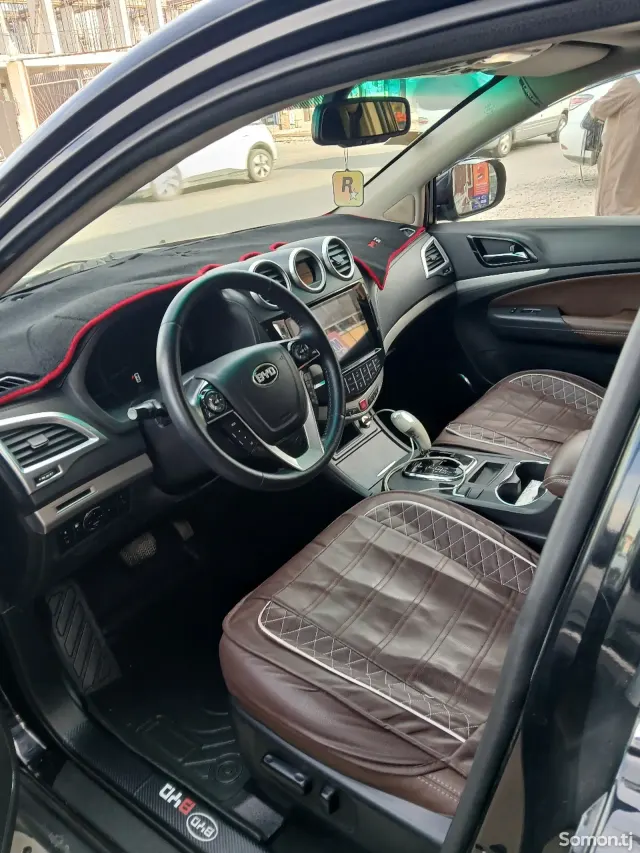 BYD S7 2015 · 2.0 AT