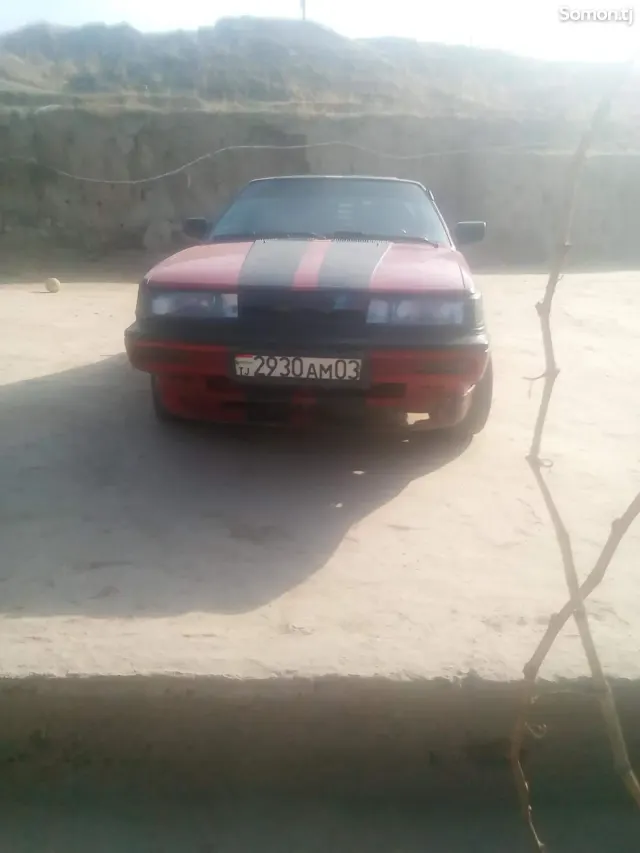 Nissan Sunny 1990 · 1.8 MT