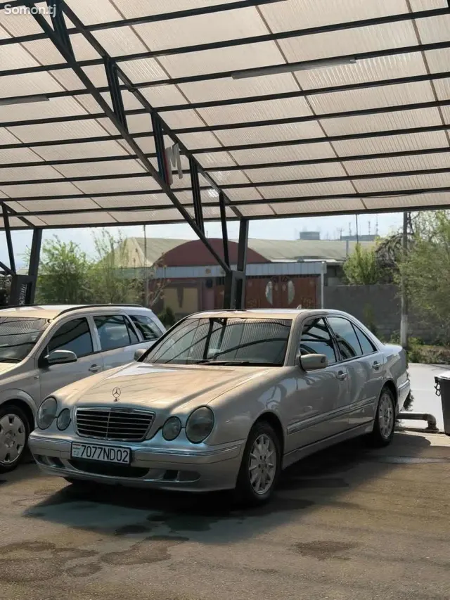 Mercedes-Benz E class 2002 · 3.2 AT