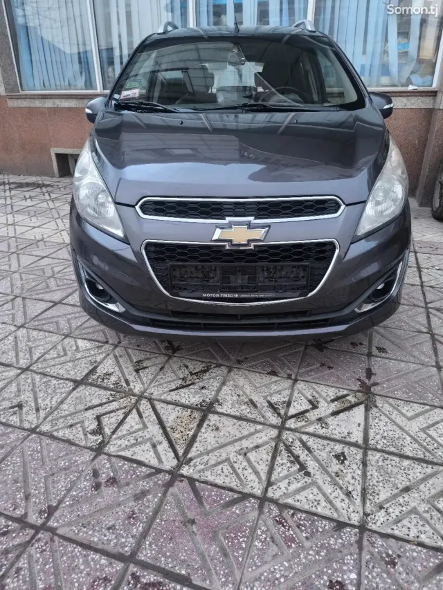 Chevrolet Spark 2014 · 1.1 AT