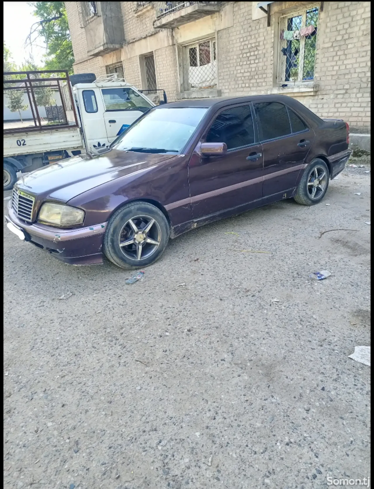 Mercedes-Benz W201 1995 · 2.2 MT