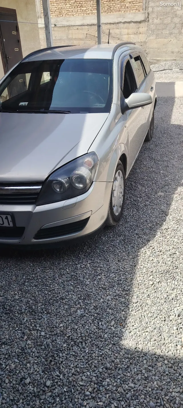 Opel Astra H 2006 · 1.7 MT