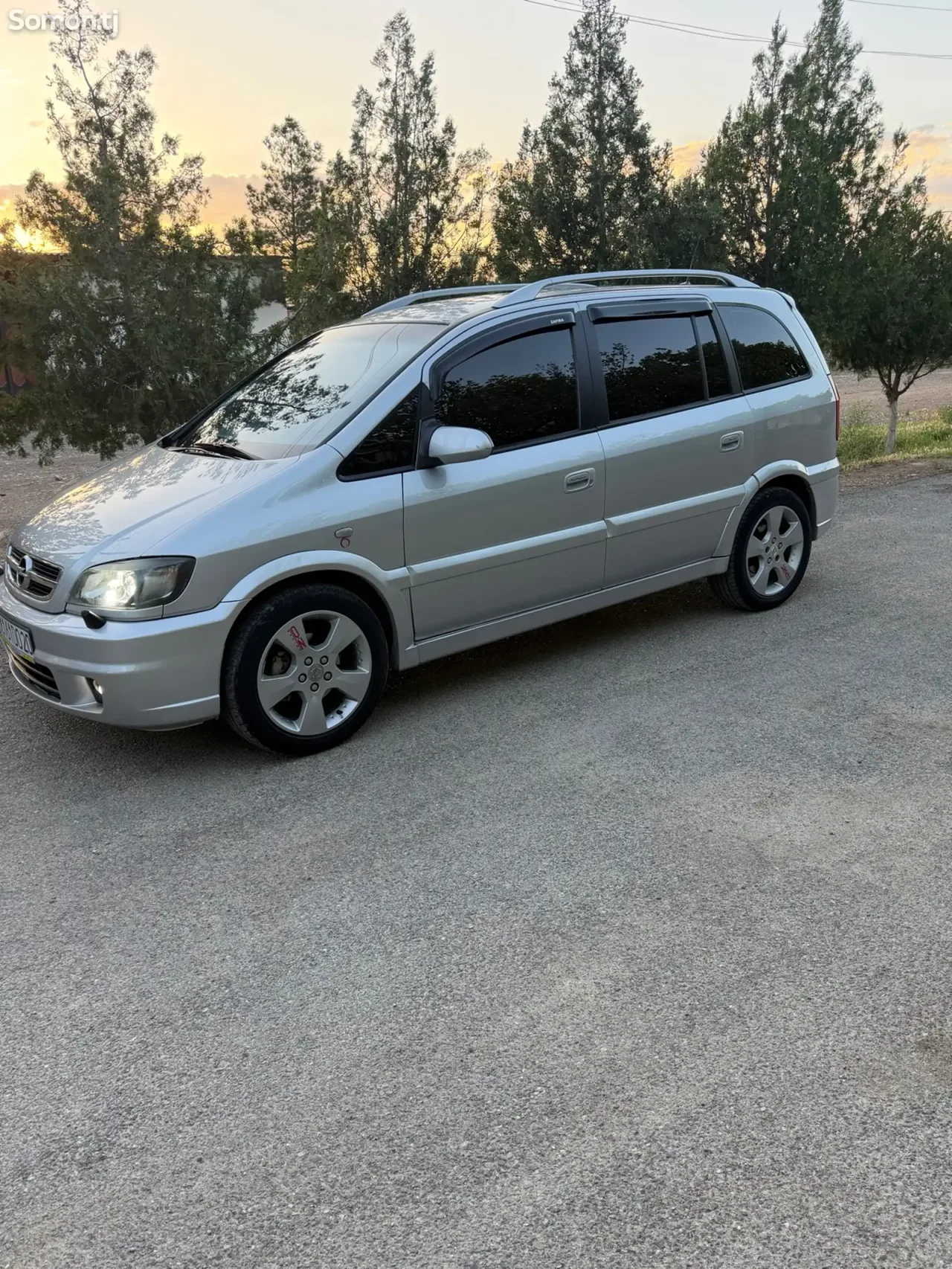 Opel Zafira 2005 · 2.2 MT