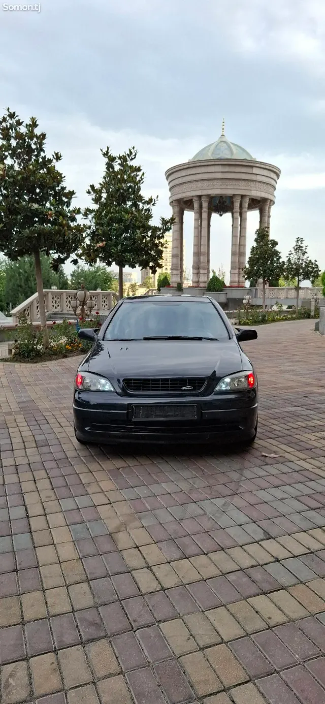 Opel Astra G 1999 · 1.6 MT