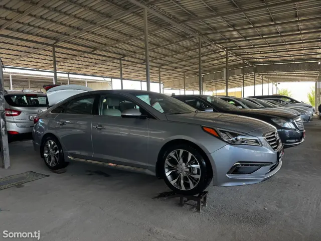 Hyundai Sonata 2015 · 2.4 AT