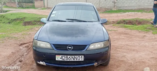 Opel Vectra B 1995 · 1.6 MT