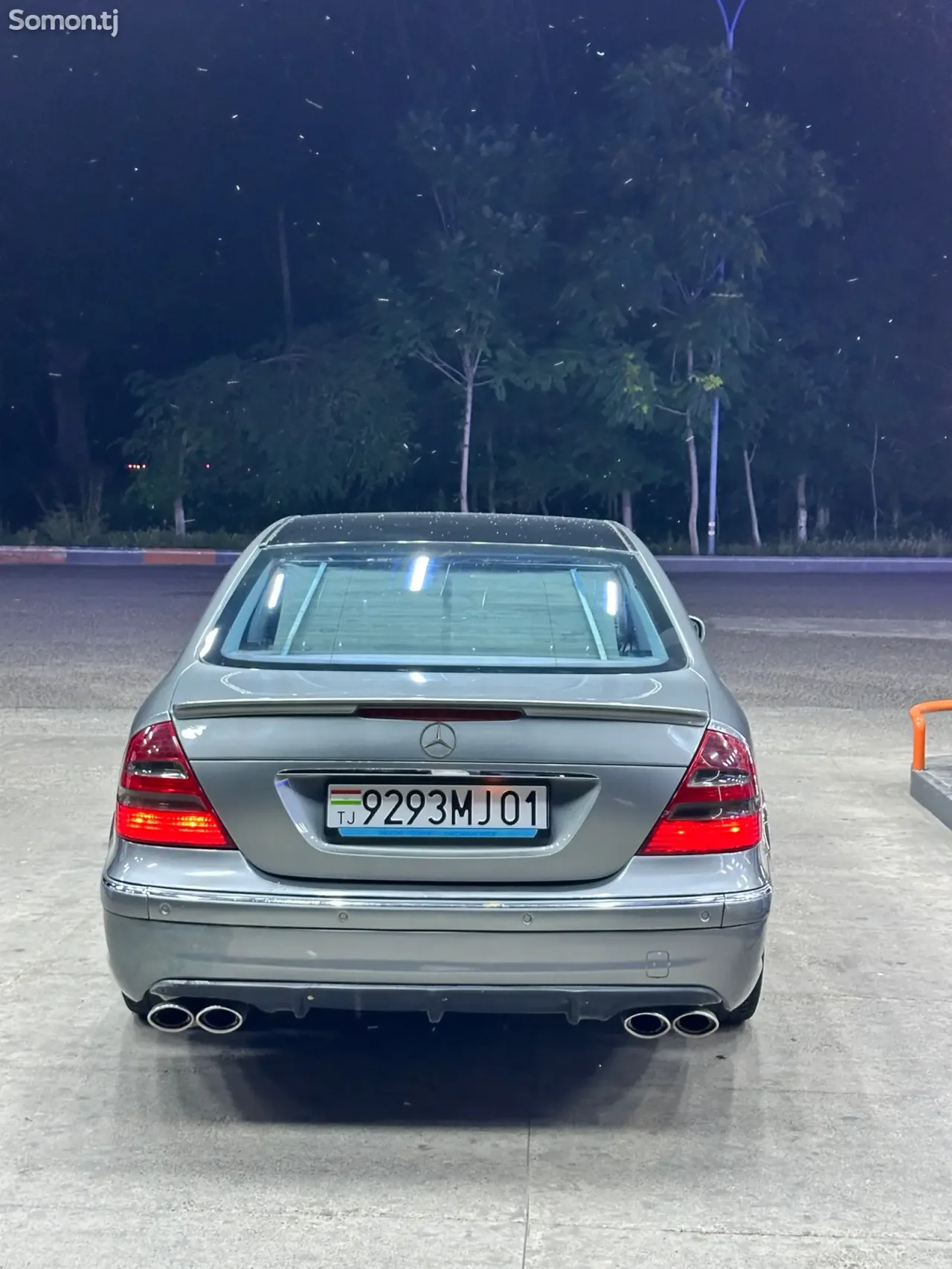 Mercedes-Benz E class 2004 · 3.2 AT