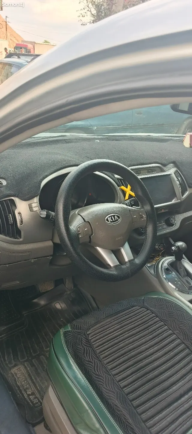 Kia Sportage 2011 · 2.0 AT