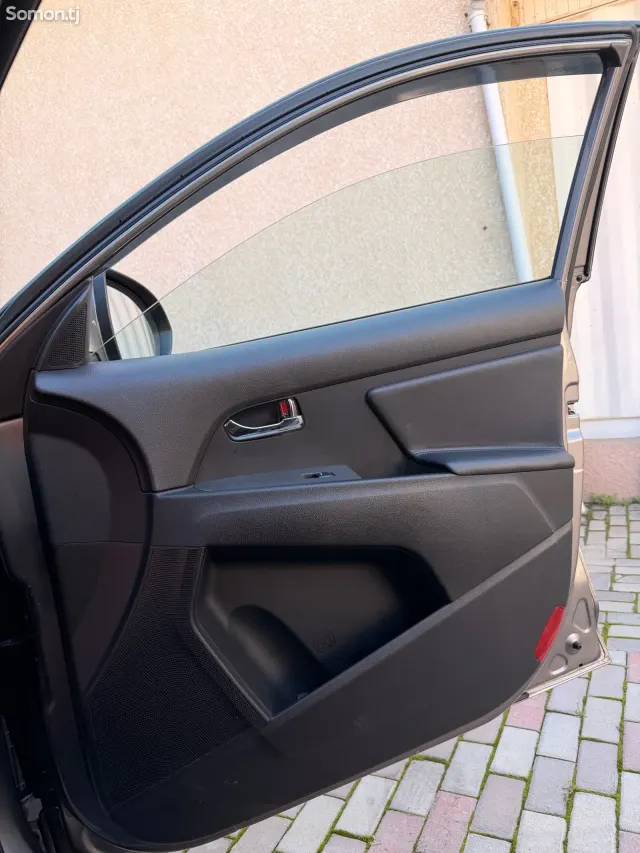 Kia Sportage 2015 · 2.0 AT