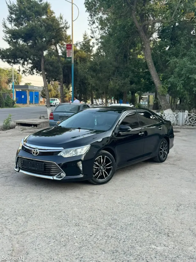 Toyota Camry 2015 · 2.5 AT