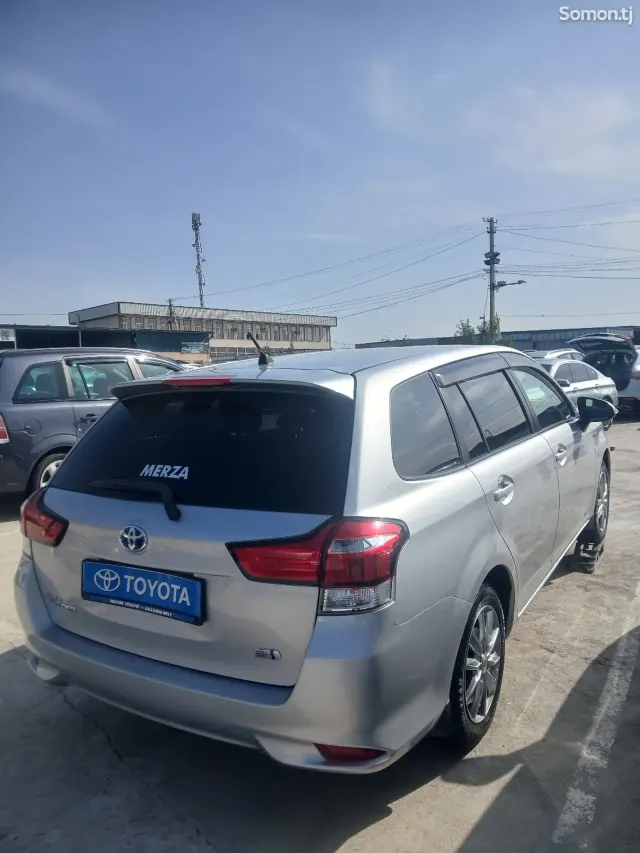 Toyota Fielder 2015 · 1.5 AT