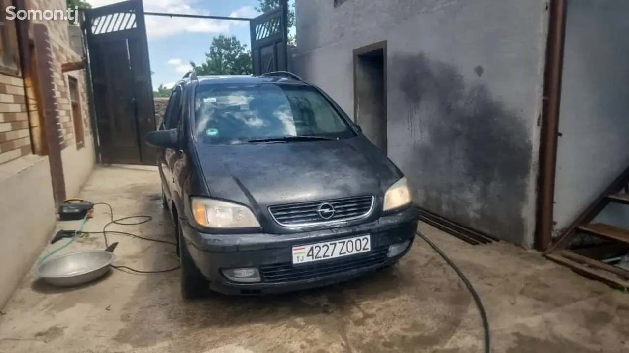 Opel Zafira 1999 · 1.6 MT